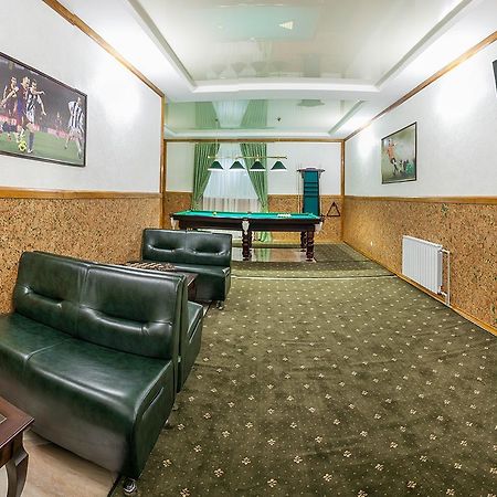 Arena Hotell Poltava Exteriör bild
